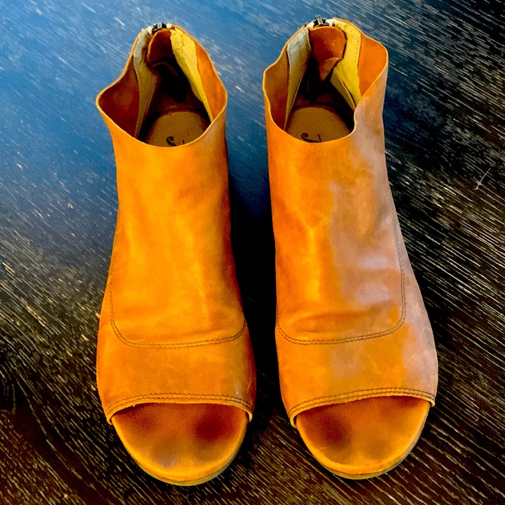🤩🤩Free People Open Toed Booties🤩🤩